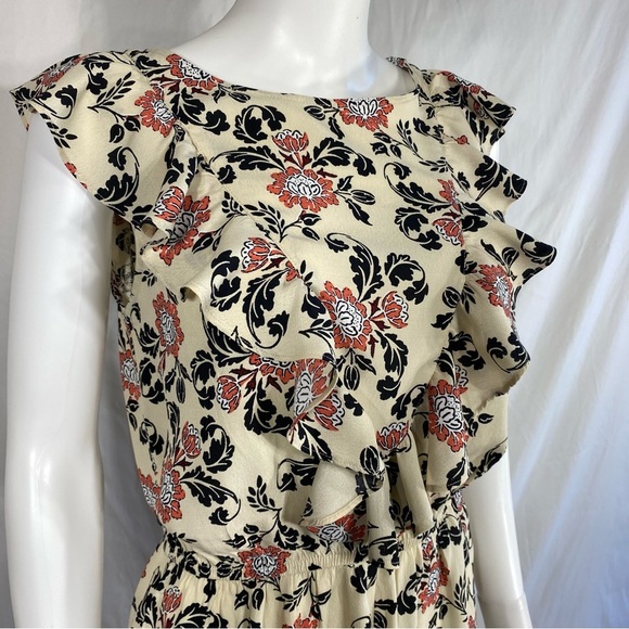 Express Floral Ruffled Front Shorts Romper - Picture 2 of 7